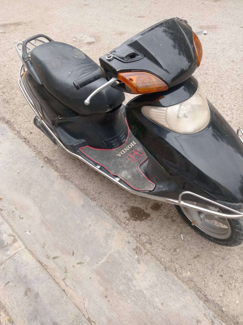 سلام عليكم دراجه للبيع مايليزي  شغاله سلف هندر كهربايات شغاله عوزه باتري  ابيعك كوم حد كوت دور العمال ***********
