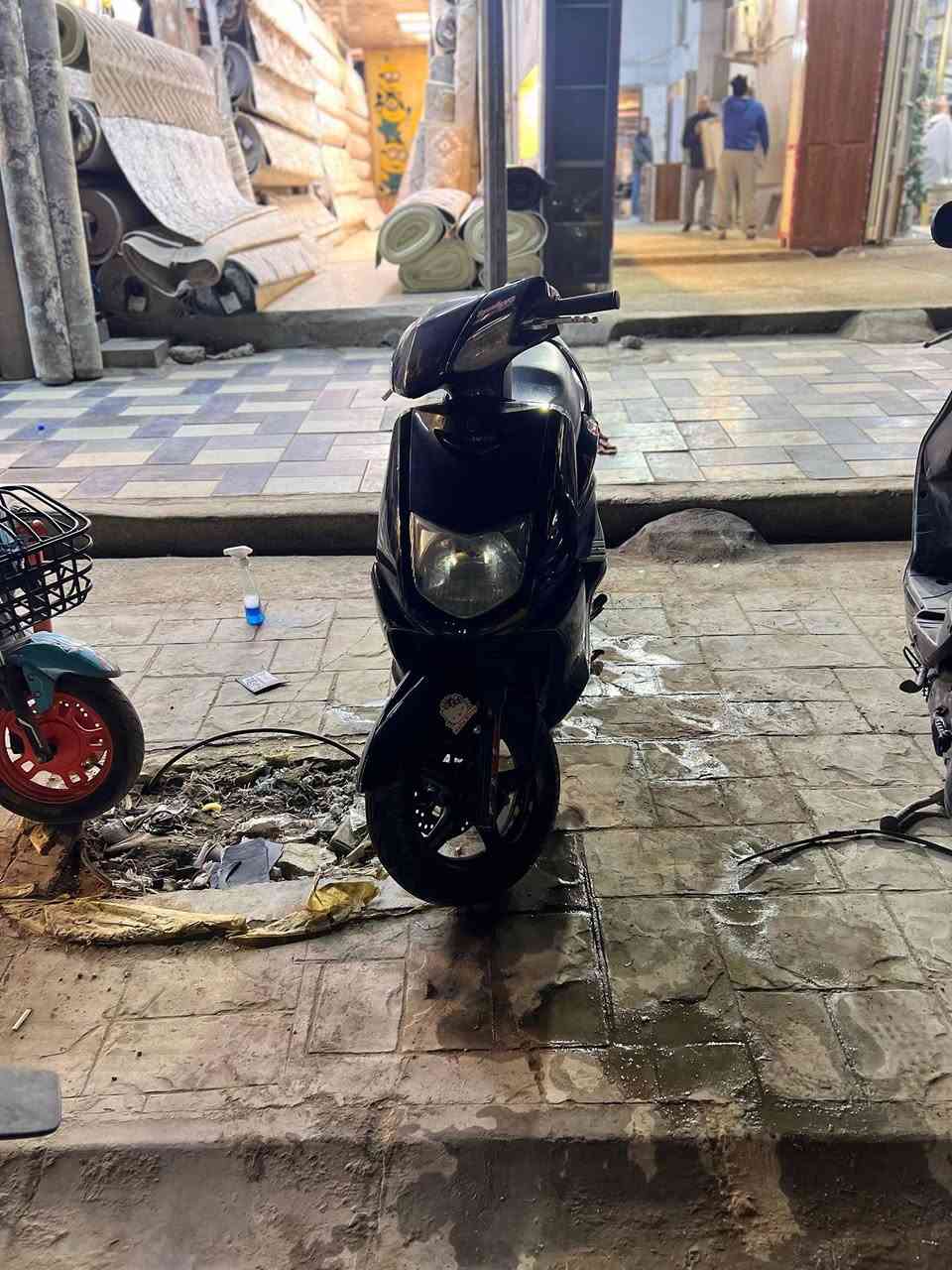 سلام عليكم سكنس نثيه 140للبيع دراجه رياضي متعوب عليه نضافه فول سعر 900وبيه مجال عنون بغداد شعب رقم الهاتف ***********
