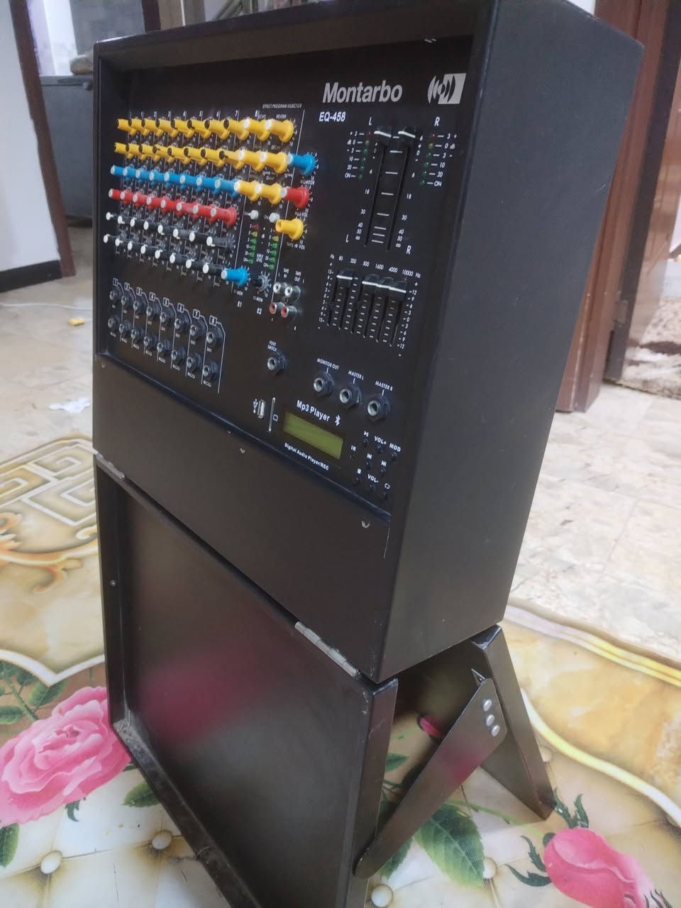 السلام عليكم جهاز مكسر خطين للبيع نظيف الله شاهد سبب البيع نريد جهاز اصغر تجي وتشوف الجهاز وتقتنع بصوتة وتاخذة للاستفسار التواصل على الرقم ***********
مكاني النجف الاشرف
