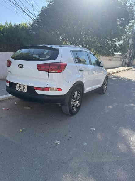 السلام عليكم سبورتج خليجي موديل 2015 بغداد نكليزي مشروع وطني وهزه كامله سياره خليجيه كفاله عامه لا ضربه ولا صبغ فقط بارد بسيط بمكانين حداديه تايرات تبريد المكينه الكير بحاله الوكاله داخل رصاصي  شاشه اعطال كامره وشاشه دواره سياره ستخدام بيت ماشيه 96الف السعر 162  بيها مجال شي بسيط    رقم *********** مكانه الكرخ/سيديه
