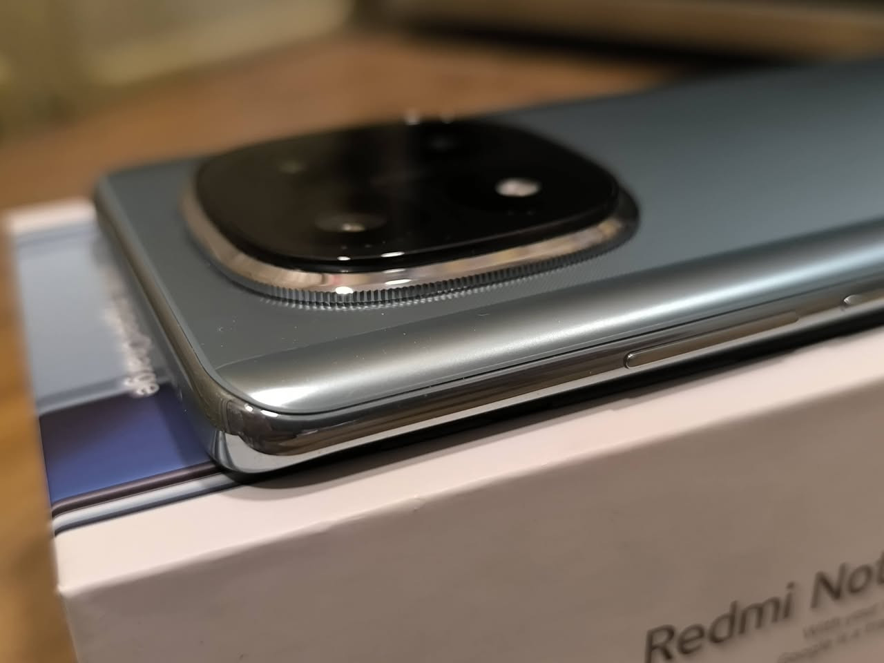 السلام عليكم 
Redmi Note 14 Pro+5G/12GB/512
مستخدم قليل جديد بعدة 
بدون شخط مع الملحقات الاصلية 
قدرت الشحن 120 واط 
يشحن ب10 دقايق 
قيم باليرضي الله وبالعافية عليك
***********
اتصال + واتس اب 
تحياتي للجميع
