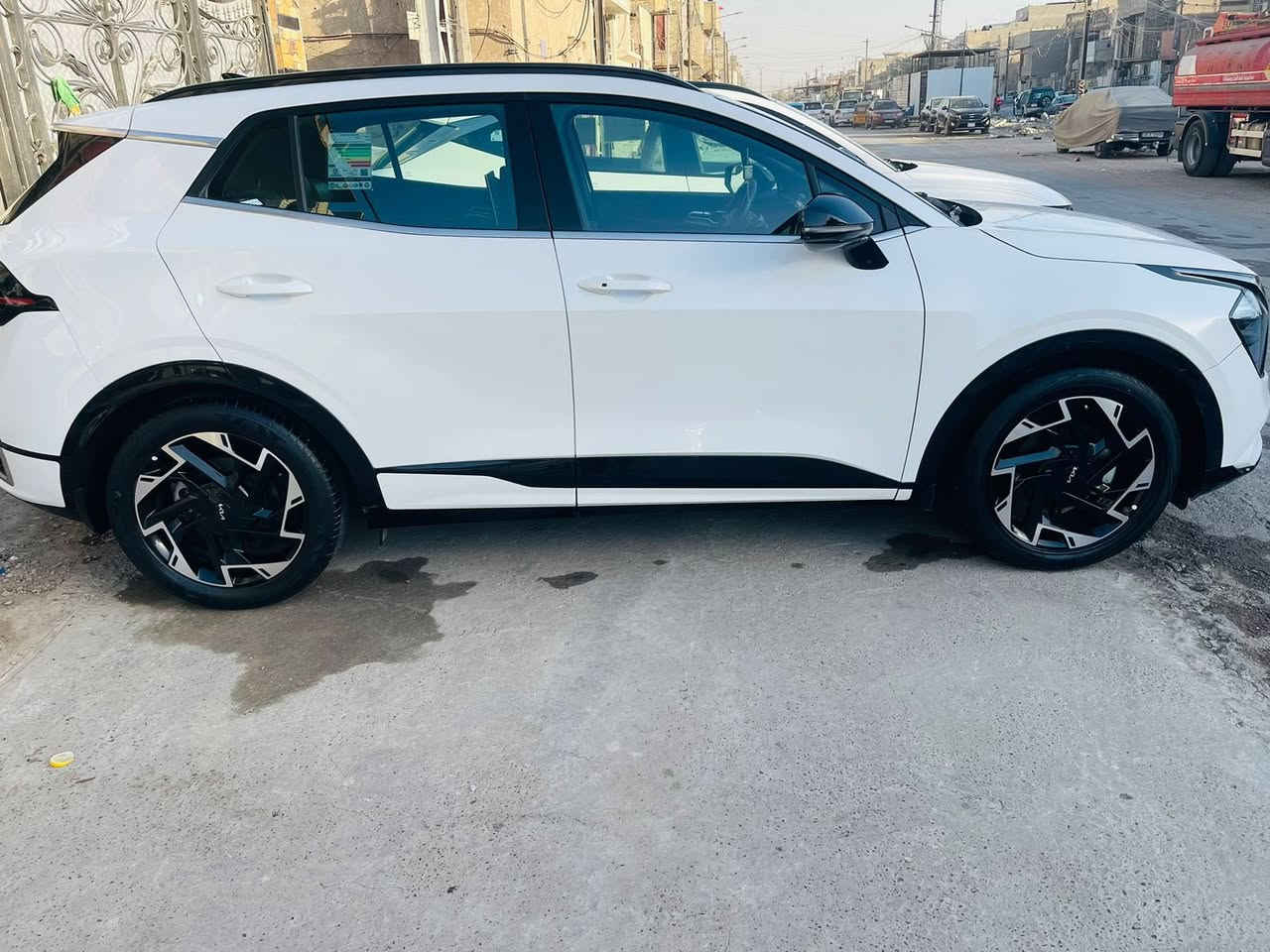 سبورتج خليجي جي تي لاين فول للاخير ماشيه ٤٩ رقم بغداد الدولي الجديد باسمي
موديل ٢٣ 
بيهه صبغ الباب الخلفي اثر شخط وانصبغ 
التفاصيل والسونار داخل الصور 
مكاني بغداد البنوك السعر ٢٣٠ وبي مجال  
***********
