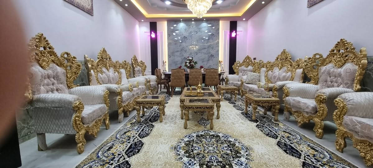 🧿للبيع بيت زراعي صوب بني ركاب على  الشط قرب بيت سيد راجوج 🧿
المساحه  440 متر واجهه 25 نزال  18 🧿يحتوي على ثلاث غرف الاولى 7×4 مع سويت الثانيه 5×4والثالثه 4×3ونص 
ويحتوي على صالتين  الاولى 7×4والثانيه 5×5واستقبال 9×5مع موزع ويحتوي على مطبخ بارد 6×4ومطبخ حار 3×2ونص+ مجموعة صحيات داخليه  وصحيات خارجه  منور داخلي 🧿
وكراج يسع سيارتان وترك خلف البيت متر مع حدائق صغيره اماميه وخلفيه 
البناء درجه اولى خرسانات 50×50ارضيه مبني طابوق 
السطح اشتايگر شغل درجة اولى السقوف تحتوي على ديكورات جبسن بورد وابلازمات 
صبغ جوتن ارضيه بورسلين سمك 2سانتيم كهرباء دفن نضام ثري فيرس تسلك شركة فنر السعودي  كامرات دفن ماء مجاري دفن انابيب اماراتي مع ماء دفن انابيب عماني افضل نوعيه موجوده حاليا البيت تسليح شيش اوكراني 
ابواب الخشب جاوي درجه اولى 
الابواب والشبابيك الحديد جنل اربعة انج🧿للاستفسار اولاتصال على  الارقام التالية يتوفر وتساب 
***********
***********
مكتب عقارات الكرار صوب بني ركاب
