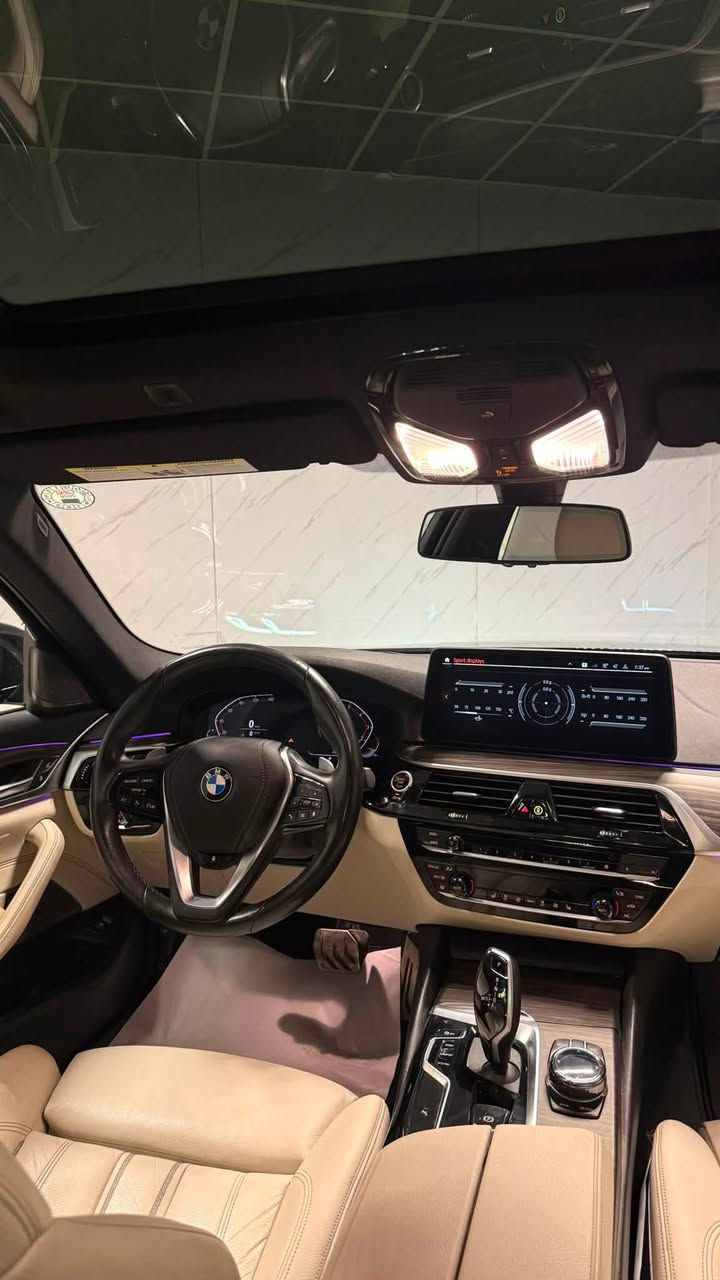 BMW 530i⚜️
موديل:2022
***********📞
ماشيه (47) الف ميل
بيها شبرين صبغ بدون دواخل بشرط✅

‎مواصفات:
٥ برده ، داتاشو، سكان كهرباى،داخل أبيض بلادي, حساس اوتو ستارت و اوتو ستوب, كشنات حار،سكان حار سندوق كهرباى، سماعه هارمان، شاشه كبير,حساس, فتحه الصقف
 ,لايتات ليد، رادار أمامي و جانبي، راداد ٣٦٠ تحديد السرعه…

محرك ٤ سلندر ما مفتوح و كهربائى و محرك كلل بشرط✅
نظافه ١٠٠٪؜ كامل سيرڤس بدون نقص و صفر مسج✅
‎مكان سیارە سليمانى📍
سعر:💵$313
Admin🌹
