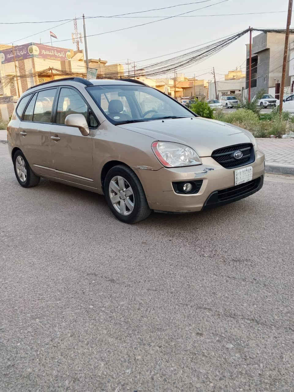 السلام عليكم سياره للبيع فقط راندو موديل 2008 موارد امريكي حادثها جملغ وبنيد بدون دواخل وبيها قطعتين صبغ بدون ضربه كير ومكينه كفاله حجم المكينه 2400 قطعتين تبريد ثلج سياره جاهزه تخم تاير حداديه تبريد بسمي تحويل مباشر سنويه اله 28 السعر 75 بيها مجال مكاني كربلاء رقم/***********/ الهاتف
