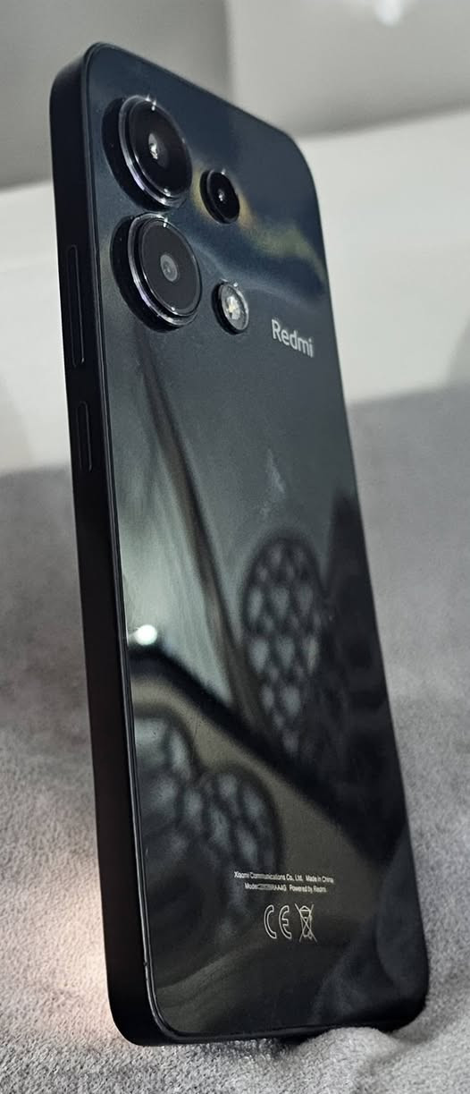 للبيع - Xiaomi Redmi Note 13 (نظيف جداً - استعمال سنة) 📱✨
التفاصيل والمواصفات:
​الحالة: مستعمل بحالة ممتازة جداً (نظيف جداً)، استخدام سنة واحدة فقط.
​الذاكرة والتخزين: 256 جيجابايت مع رام 8 جيجابايت.
​الأداء: يدعم تشغيل الألعاب على 60 فريم (سلاسة عالية).
​المعالج: سناب دراجون (Snapdragon) لأداء مستقر وسريع.
​البطارية: 5000 مللي أمبير (أداؤها ممتاز جداً).
​الملحقات:
✅ الشاحن الأصلي.
✅ كفر  حماية.
✅ لزقة شاشة (حماية).
​💰 السعر: 175 ألف دينار.
📍 المكان: ذي قار - الغراف.
​📞 للتواصل والاستفسار: ***********
