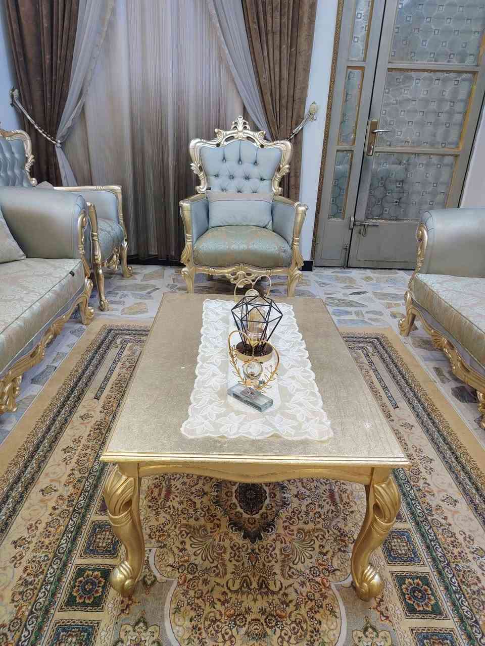 تخم زان ملكي تركي اخو الجديد 10 مقاعد مع  طبله وسطيه مع طبلات صغار عدد 2 العنوان مدينه الصدر للاستفسار خاص او الاتصال بالرقم ***********
