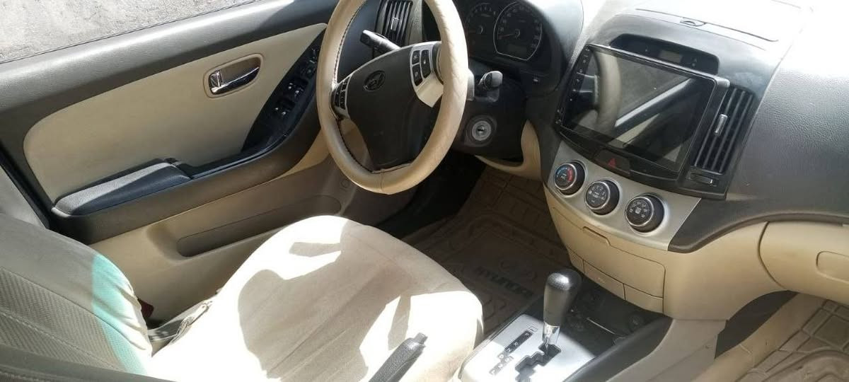 سلام عليكم النترا 2011 رقم أربيل سنويه ماساقطة مكينه كير حداديه تخم تاير جاهزة مكفولة من الفتح بيها بارد خفيف بلباب سدر سعرها 120 وبيه مجال مكاني النجف الأشرف / حي ميسان 
 رقمي ***********
