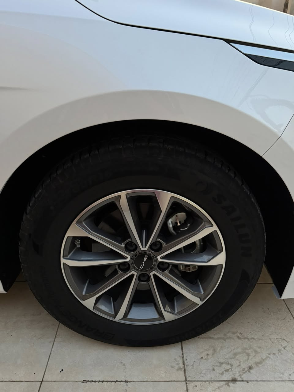 السلام عليكم للبيع  او المراوس BYD دسترويل موديل 2025 رقم بغداد باسمي تحويل مباشر كفالة من صبغ وتبديل والبارد ما عدا شخط بلدعامية خلفية والأمامية كل غراضة كاملة كارت وشاحنة واستلام من زيرو عندي العنوان بغداد الكرخ ابو غريب مجمع الزيتون ***********
