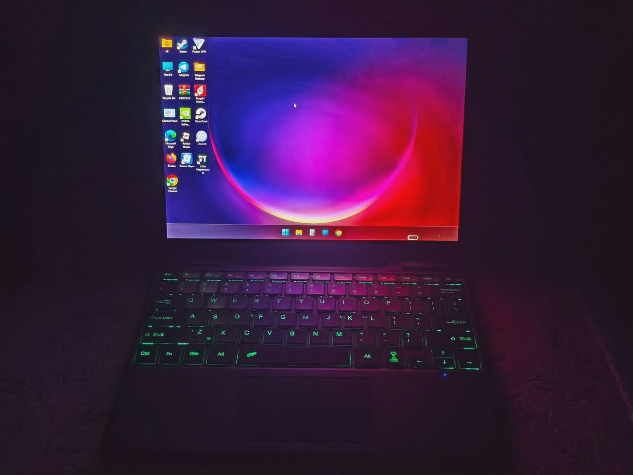 سلام عليكم اخواني لابتوب Microsoft surface pro x بنظام windows 11 pro حاسبه مستعمله استعمال جدا قليل فول نضافه وسلاسه عاليه مابيهه خدش واحد قويه في الدراسه والمونتاج والتصفح في الانترنت ومتوسطه في الالعاب الذاكرة 512 والعشوائيه 16 (8x2) المعالج Fabrikams XY9 @ Ghz 3.00 والكرت مدمج والبطاريه ممتازة جدا 88 والقلم ايضا يشتغل بسلاسه جدا عاليه والشاحن مالتهه سريع والكيبورد الاصلي ويياه واحد احتياط والجنطه مال الحاسبة همين والسعر 625 وبي مجال للاستفسار اكثر اتصل على ***********
