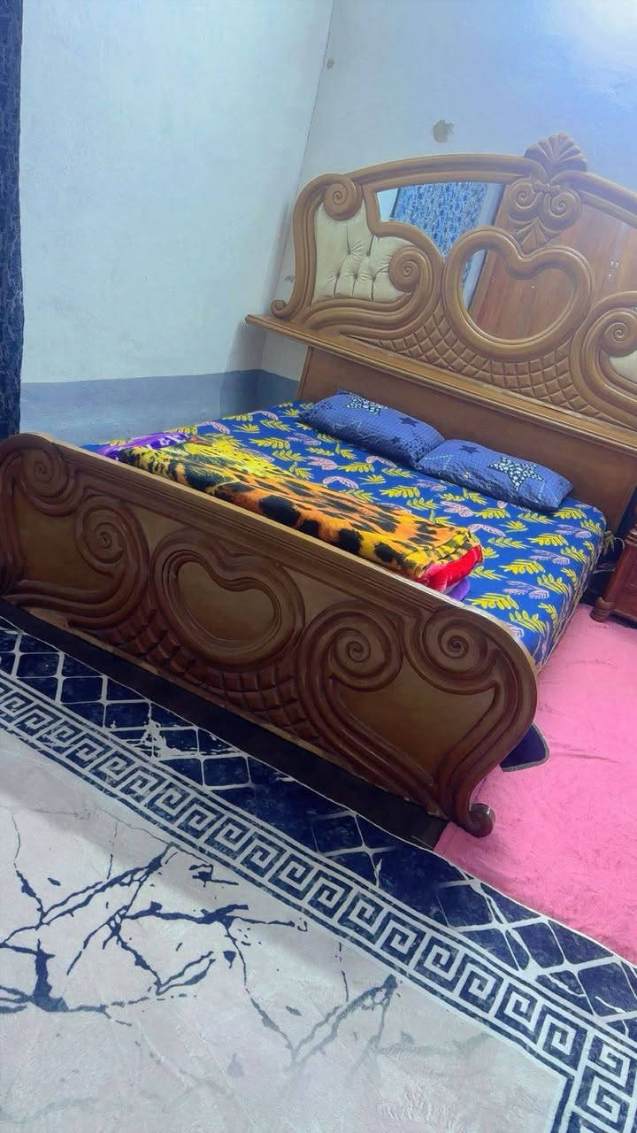 سلام عليكم غرفة تسكام ثكيله وضخمه للبيع سعره 900 بيه مجال بسيط *********** مكاني  بغداد شارع حيفا عددها 7 قطع ونظيفه الي يريد يجي ويتكد شوفها بعينه
