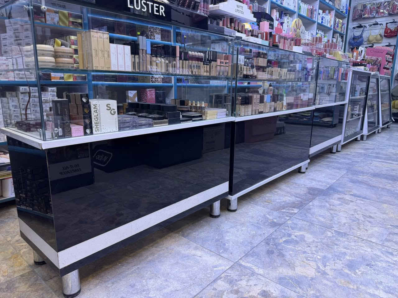 للبيع
***********
