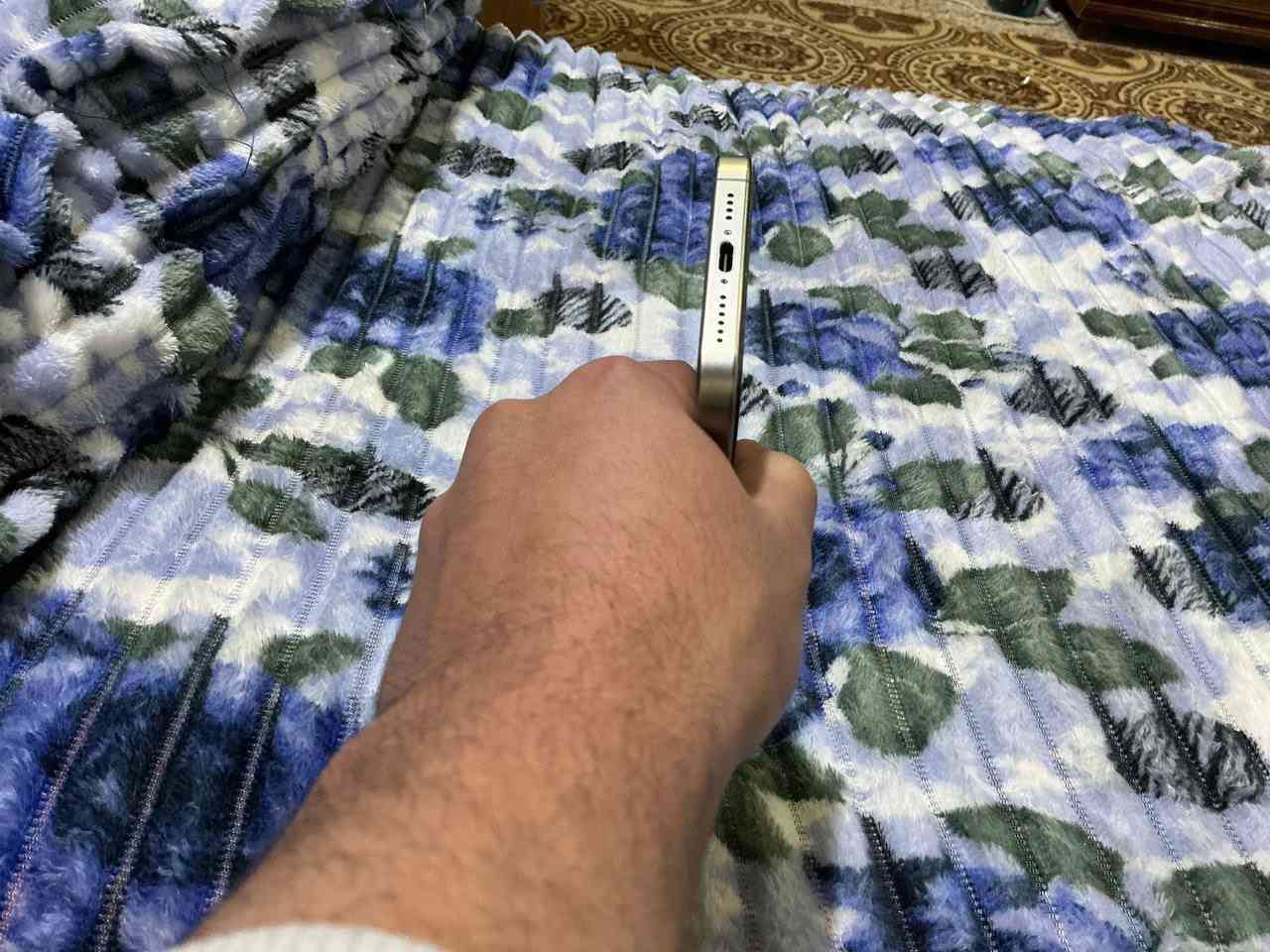 ايفون 15 pro max
الذاكره 512

البطاريه 90 بلادي لامصعده ولا مبدله الجهاز نظافه فولل

السعر 1300 وبي مجال

التواصل : ***********
