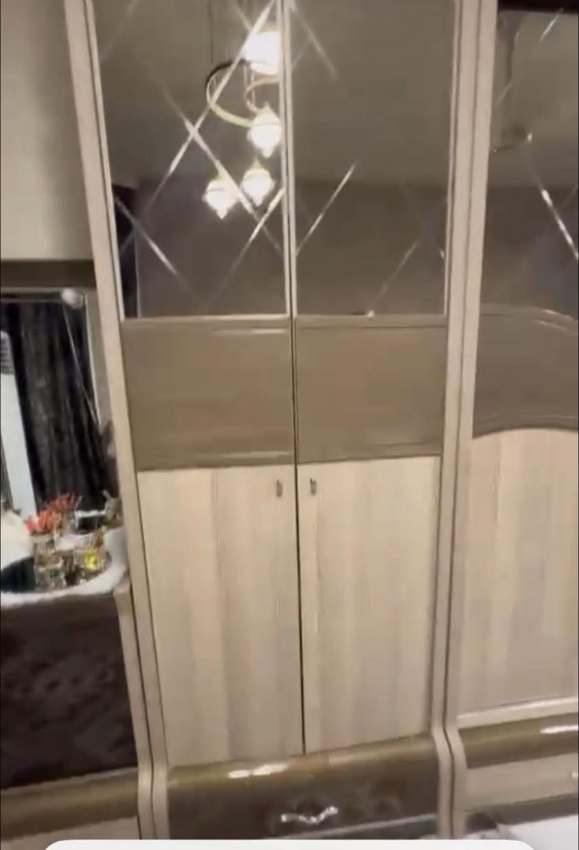 سلام عليكم غرفة تركيا غرفة نضيفة جدا فقط هاي ضربة مثل ما موضح بل صورة للبيع سعر خاص الاستفسار ***********

مكاني بغداد تقاطع النهروان
