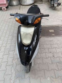 دراجة بريز للبيع نضيفة ومكينة ناعمة ونشطة  فقط بيها لاستيك ولف تبخر فق...