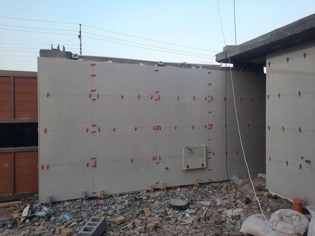 خلفه سراميك متفرغ حالين 
***********
