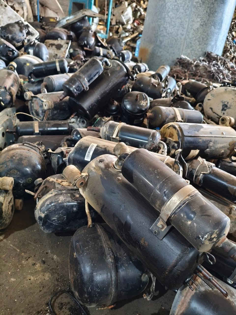 اشتري مكيفات وسبالت عاطله نشتري جميع انواع الملفات سكراب حديد ماطورات باسعار مغريه جدا بغداد وأطراف بغداد ***********
