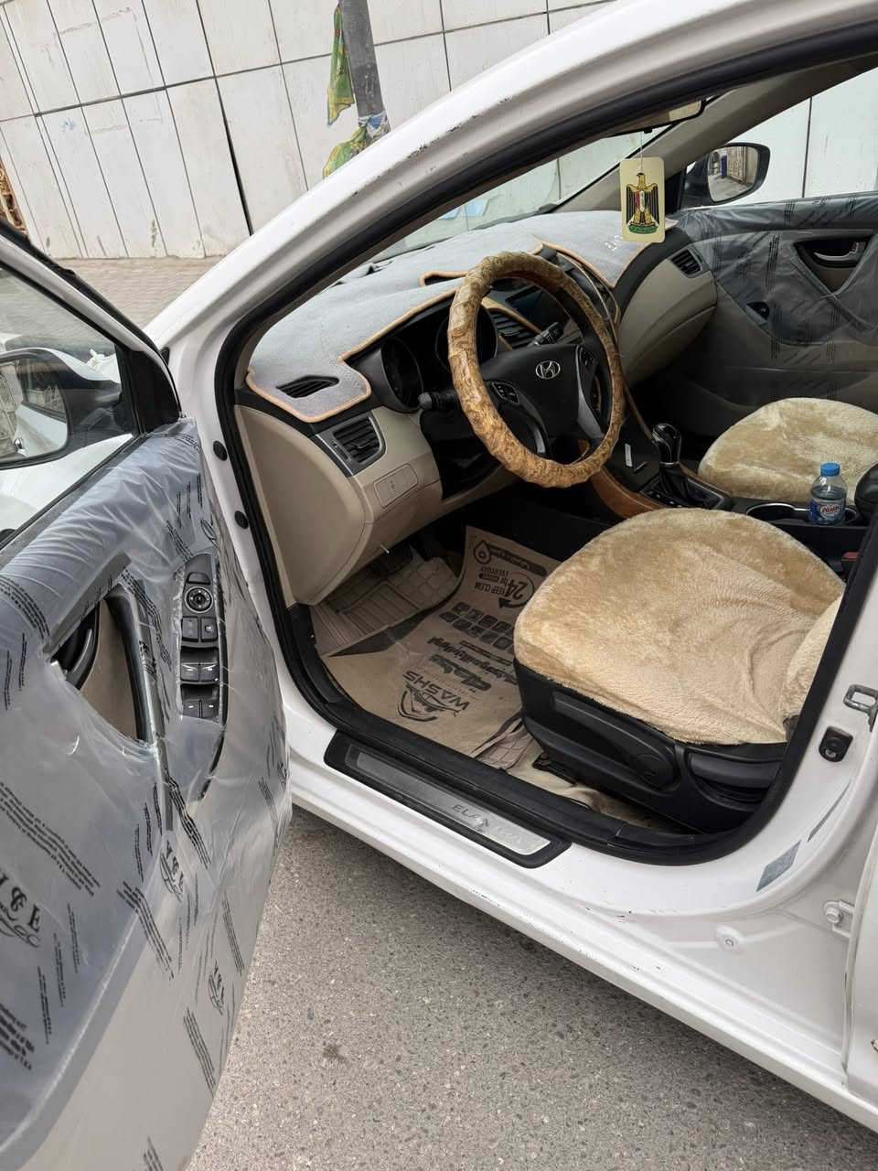 النترا رقم بصره موديل 2015خليجي فول مواصفات مكينه 1800 علماً انه المكينه بيه صوت رواجز تبريد قطعتين مكفوله من الضربه القويه مبدل مدكر وبنيد بدون دواخل سنويه 2028 باسم عمي الشرعي السعر 113 رقم *********** العنوان بصره حي الخليج جمعيات
