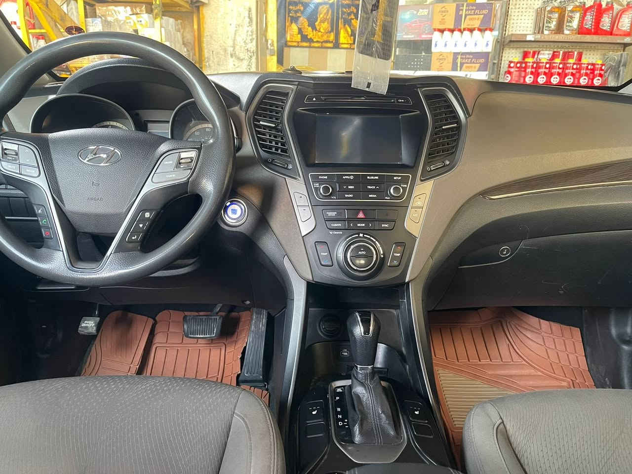 سنتافيا موديل 2018 مكينة 2400 داخله كلين فول عدا البنوراماً رقم قادسية السعر 140 بيع سريع سونار مرفق 
 ***********
