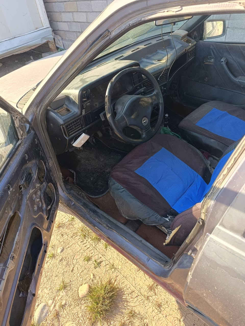 السلام عليكم عندي هاي الكديت اوبل كير مكينه حجم 18 سنويه ابيض تايرات جديد باتري جديد طخمها جديد السعر 9 اوراق وبي مجال ***********
