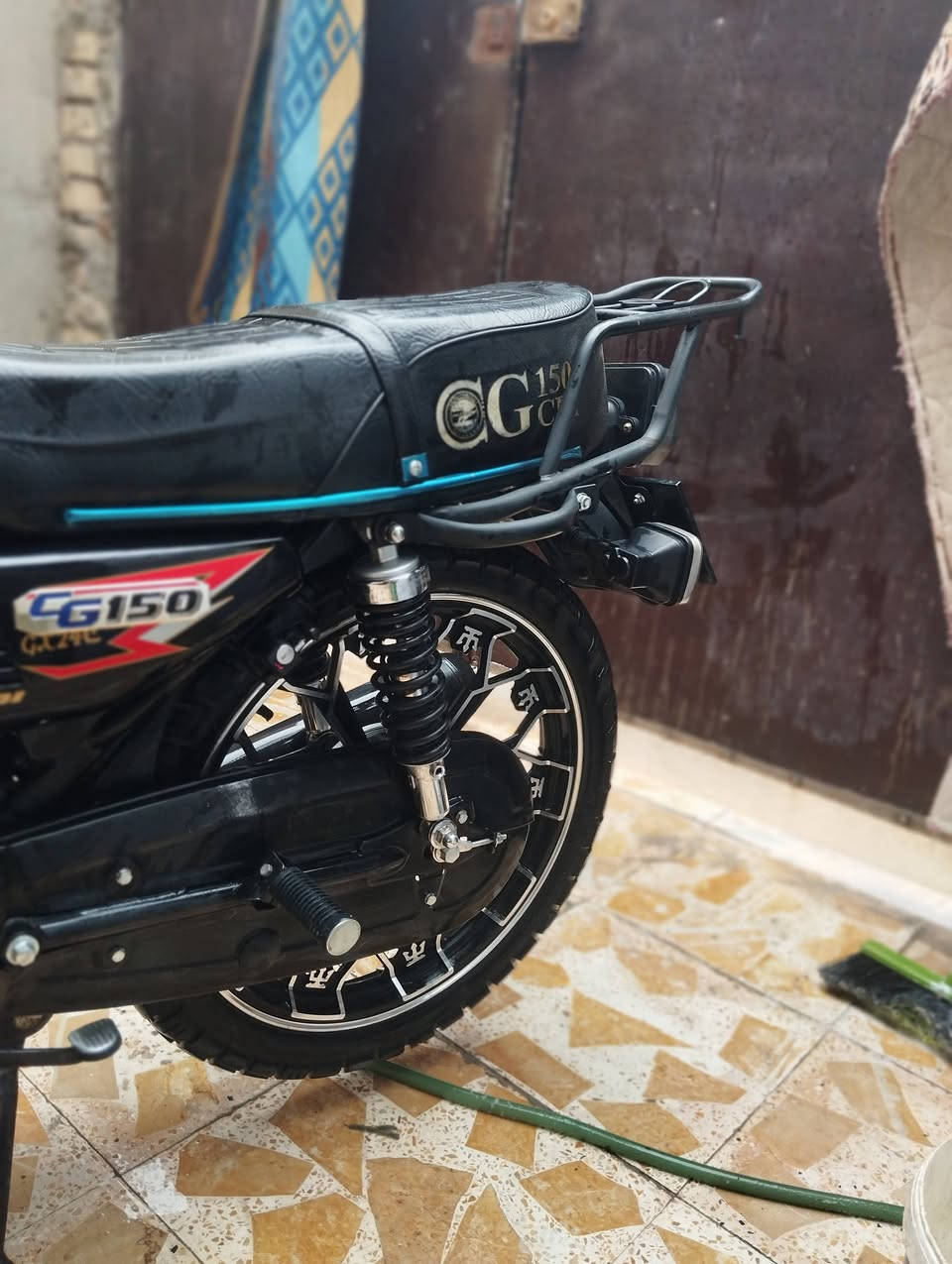 سيفان ايراني مديل 25 دراجة فول فول فول الدراجة كفالة عامة برغي ممفتوح بيهة الدراجة نزلتهة رمبة
الشاشة فول بصمة الدراجة تشتغل عند بعد 
الرقم ***********
