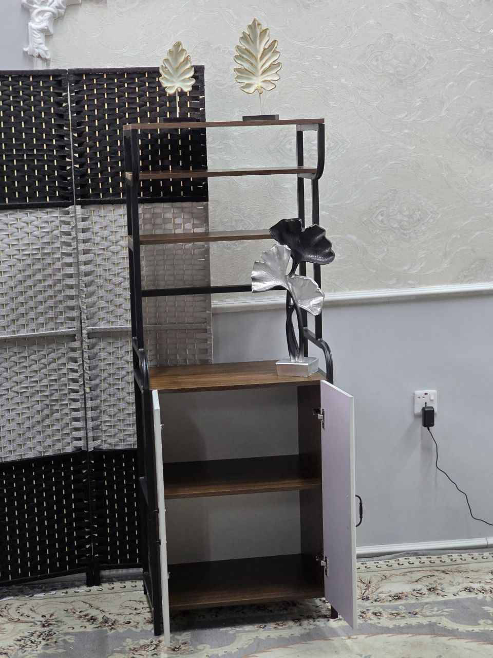 ✨ وصل الجديد يمّنا ✨
🔥 رف أوفن عملي وأنيق يخدمك بكل مكان 🔥
تريده للمطبخ؟
تريده ركن قهوة؟
تريده للتخزين؟
يمشي وياك بكل مكان 👌
📏 القياسات:
▪️ العرض: ٦٠ سم
▪️ الارتفاع: ١٦٠ سم
▪️ العمق: ٤٠ سم
✔️ تصميم عملي يوفر مساحة
✔️ ترتيب أنيق
✔️ مناسب للشقق والمطابخ الصغيرة
✔️ ديكور يخدمك يومياً بغداد, العراق


**إذا كنت صاحب هذا الإعلان وتريد حذفه لأي سبب، رجاءا أرسل رسالة إلى الدعم الفني**