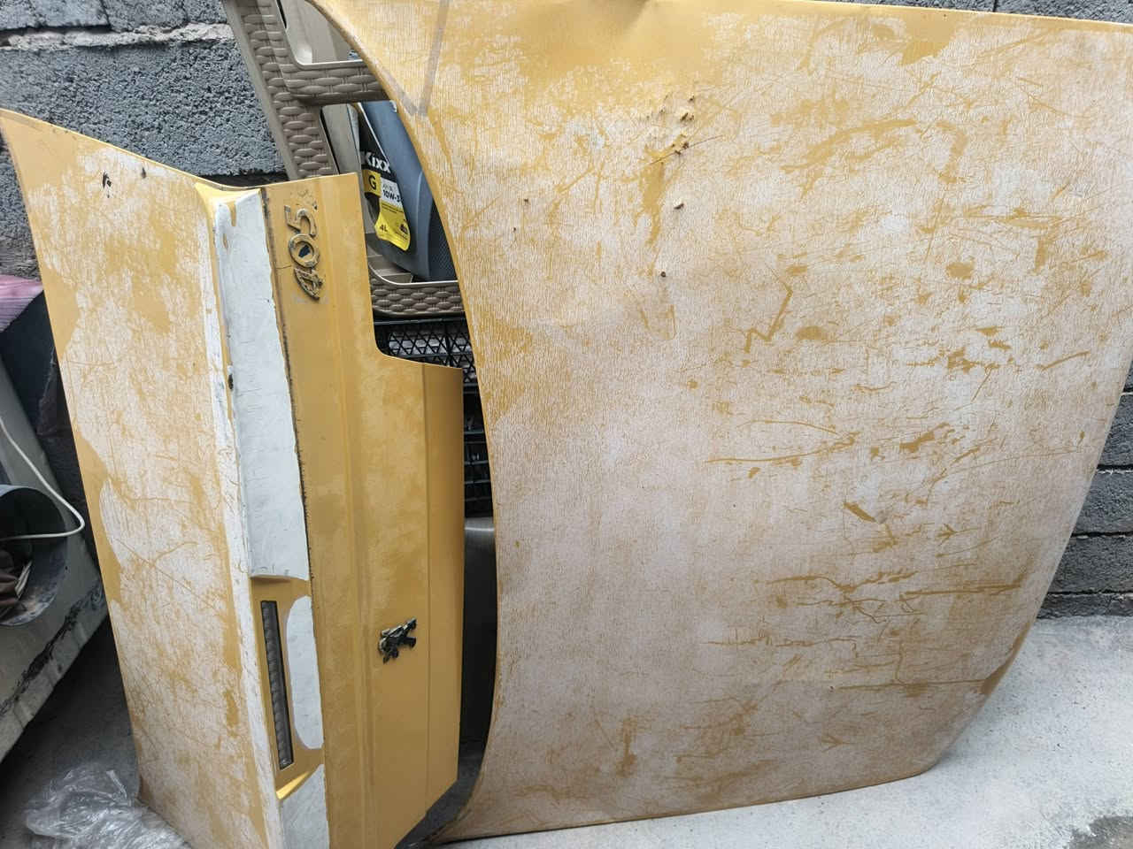 السلام عليكم يوجد بنيد و جنطة بيجو لميس 2014
السعر :80 وبيها مجال 
العنوان : التاجي _ابو عظام 
للاستفسار :***********
