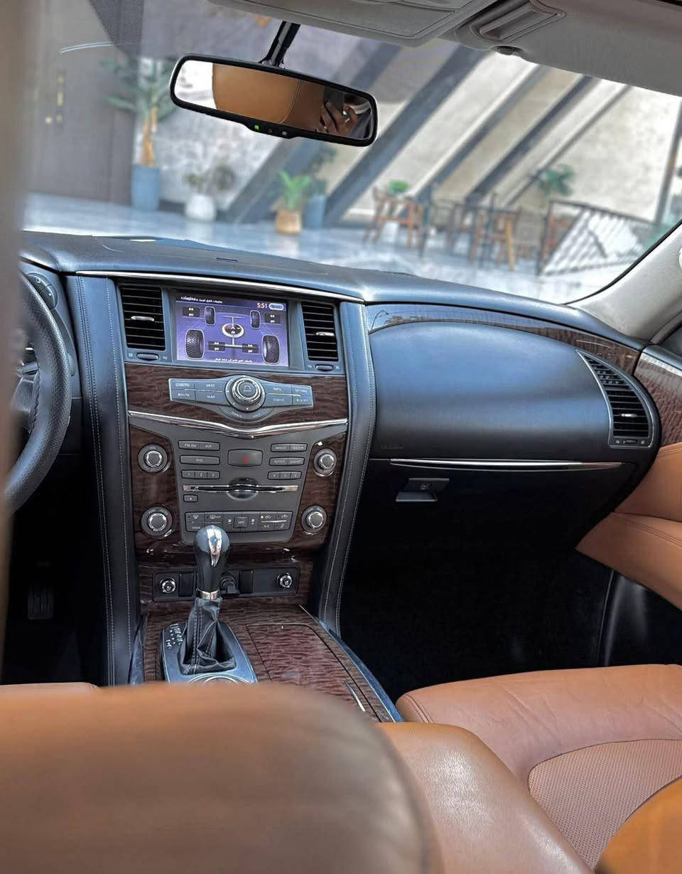 نيسان باترول2016 بلاتنيوم   
محرك se  ٨سلندر المكينه المرغوبة 
بصمه 
فتحه سقف
تشغيل بصمه
تحكم استرين
شاشات خلفيه 
كشنات تبريد تادفا
4كامرات + رادار
استرين كهرباء
كشنات كهرباء
صبغ مابيه 
لايت زنون
جنطه كهرباء
شًغال  فول فول 

السياره عليه ادامه كاملهً كًفاله كير ومكينه (بيها فقط بالباب الخلفي بارد نتيجه رجوع سيارة عليه أثناء ركنها عدا ذلك مكفولة )
جديد ماشي 90 حًقيقي 
سًنويه رًقم جديد ب أسمي 

رقم صاحب سيارة 
***********
