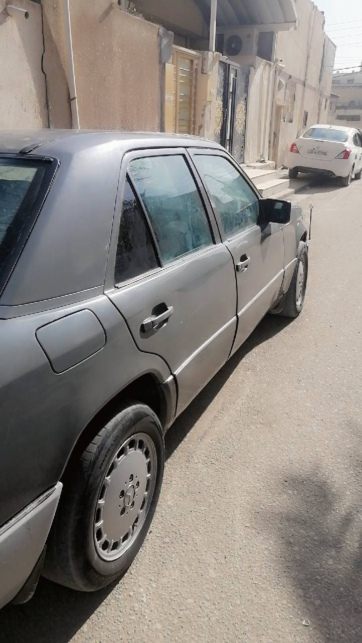 مرسيدس دب موديل ٨٨ مكفوله محرك فيفتي ٢ونص وكير جدد
سنويه لل٢٧ باسمي حدايه اماميه وخلفيه جدد
***********
