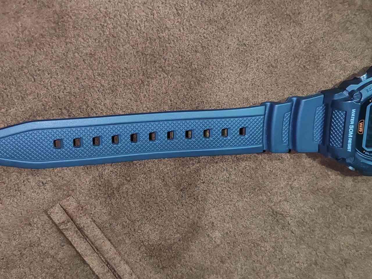 كاسيو ديجيتال – Illuminator
• ماركة CASIO
• شاشة رقمية واضحة
• إضاءة خلفية Illuminator
• مقاومة للماء حتى 50 متر (WR 50M)
• منبه يومي
• ستوب ووتش (كرونوجراف)
• عرض الوقت بنظام 12/24 ساعة
• عرض اليوم والتاريخ
• سوار ريزن (مطاط) مريح
السعر ٤٥ مكاني بغداد و موجود توصيل


**إذا كنت صاحب هذا الإعلان وتريد حذفه لأي سبب، رجاءا أرسل رسالة إلى الدعم الفني**