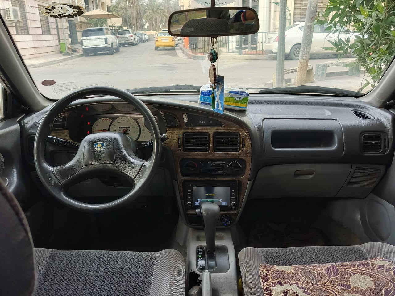 لسلام عليكم اخوان
بروتون موديل 2004 السياره على وضع الشركه مكفوله من الصبغ  .. كير اوتو خير من الله المحرك بي خيط تبخير تبريد شغال كهربائياتها شغاله   صدرها وتايراات جديدات 
 غرفتها كما موضح بالصور   السياره مال جناي  والسنويه باسمنا  رقم بغداد    ومكان السياره بغداد  السعر 58 وبيها مجال  بسيط للطيبين  للتواصل ***********
