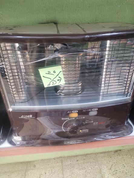 السلام وعليكم تم وصول انواع الصوبات النفطية يوباني باله النضافه درجة اوله السعر ١٣٥    ١٣٠ تربوه  اوكرونه المكان أصبيح تحتاني محلات وليد الرقم ***********
