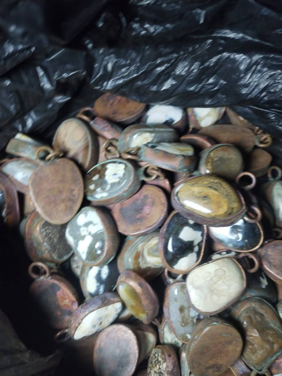 كلايد حجر الداودي المعطف سعر الكلاد٥ ٥٠٠٠ الاف جمله فقط لصحاب البيجات لناس على باب الله الفحص أمام المندوب يوجد توصيل لجميع المحافظات رقم الحجز الواتساب ***********
