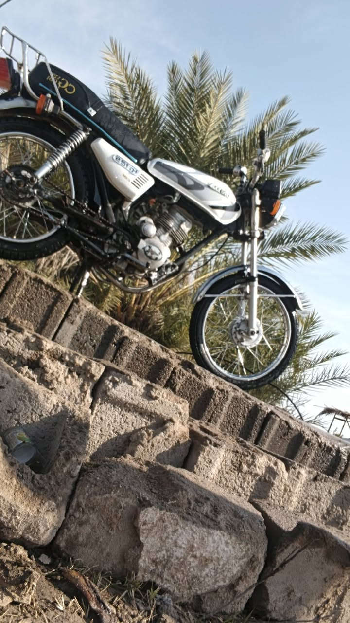 السلام عليكم  عيد نشر. بسبب الوعود الكاذبه رايده مراوس ي نامه اوراق او مراوس ب ستوته كلك راس براس بدون فرق. 
.  
دراجه للبيع نامه كامله شغاله كله اشاير لايتات بك لايت كله شغاله تعميره 25مكينه ستوته لاكن كاور كلچات بوشه نامه شلامجه كلك كلك كلك كلك شاصي 2019مكان شطره سعر 450وبيها مجال للشراي*********** مراوس ب ستوته تعبانه بس تشتغل كلك او مراوس ب نامه اوراق شايله روحه او مراوس ب نامه حربي
