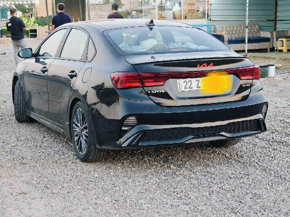 السلام عليكم للبيع سياره فورتي موديل 2023  GT Line فوووول الاخير ما عده فتحه 
محرك 2000 دوش سياره ماشيه فقط 44 الف 
يعني زيرو على وضع الشركه بجم كبس سياره تعتبر كلين فقط باب مبدل نفس اللون وكاله 
رقم اربيل دولي تحويل ثاني يوم او وكاله شنو تحب بل خدمه 
مواصفات السياره 1 بصمة تشغيل 
2 بصمه ابواب عدد ثنين 
3 تشغيل عن بعد 
4 شاشه كبيرة
5كامرة دوارة
6رادار امامي 
7رادار خلفي 
8رادار جانبي 
9نقطه عمياء
10وضعيات قيادة 3 نورمل سبورت ايكو
11 كار بلي+ اندرويد اوتو
12 مانع انزلاق 
13 فوول تحكم ستيرن 
كل المواصفات الحلوه بيهه 
شرط اذا مو تصعدهه عبالك زيرو تاخذهه بلاش 
رقمي *********** حلة, بابل
