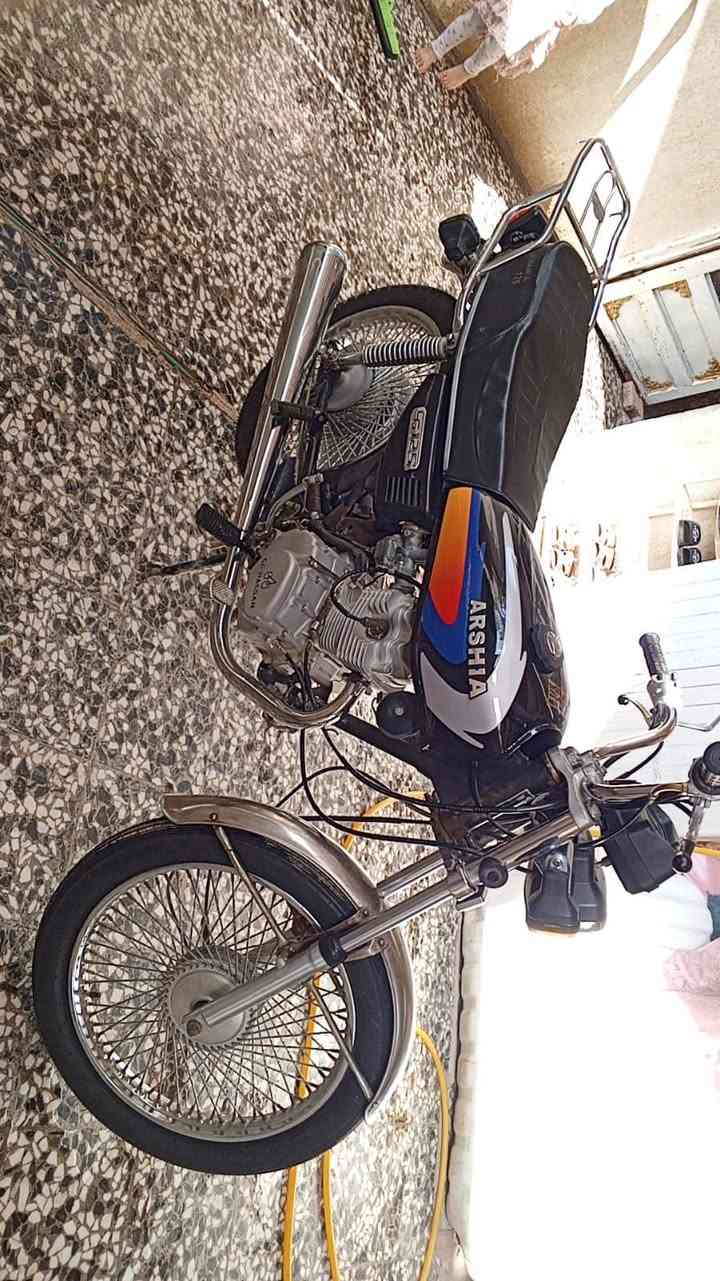 السلام عليكم اخوان  للبيع  دراجه ٤ كير مديل  2019 دراجه جديده مال جناي مكينه ما مفتوحه جديده كهربايات  كلها شغاله أوراق اصولي بسمي من الوكيل وكيلها العارضي رقمي *********** مكاني نجف كوفه
