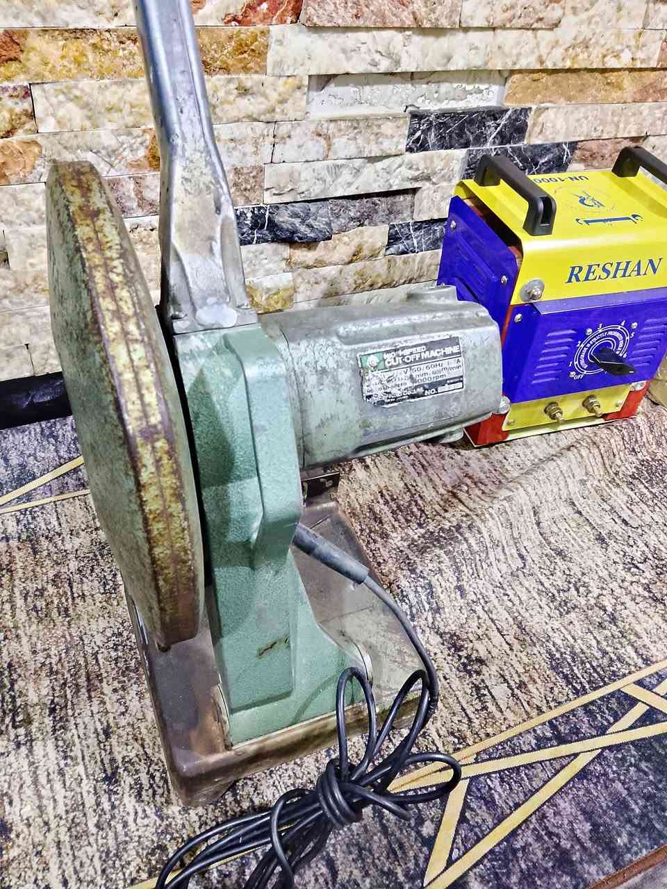 السلام عليكم. 
غراض حداده للبيع اصلي ياباني مال مؤسسه 
كلهن شغلات وقويات وشرط الفحص 
الاسعار والتفاصيل مذكوره داخل الصور 
يوجد توصيل لكفافه محافظات العراق وبغداد 5 آلاف 
*********** يوجد واتساب
