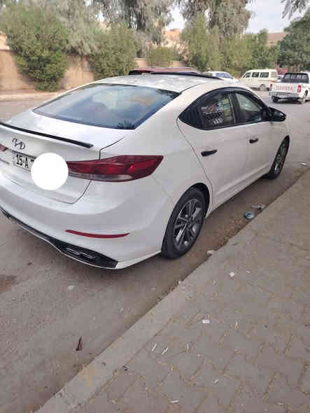 سلام عليكم النترا ٢٠١٨سوبر محرك ٢٠٠٠ الضرر موضح بالصوره قبق الجنطه بدون دواخل ودسه السعر ١٥٨وبيه مجال المكان الأنبار هيت الرقم ***********
