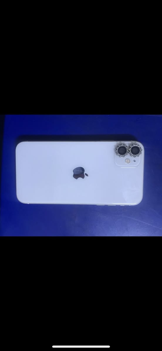 السلام عليكم ١١ عادي شاشة مبدلة بطاريتة بلادية بس ناصية ذاكرة ١٢٨ سعرة ١٧٥ وبي مجال مكاني الأمين الثانية بغداد


**إذا كنت صاحب هذا الإعلان وتريد حذفه لأي سبب، رجاءا أرسل رسالة إلى الدعم الفني**