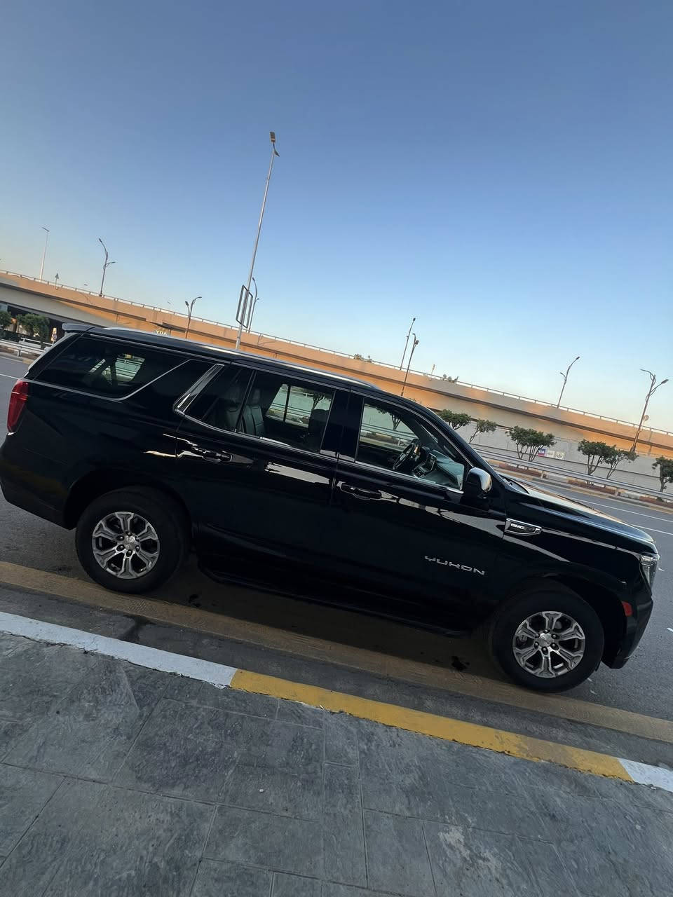 السلام عليكم اخوان للبيع فقط 

السعر 470 قفل وماكو هيج سعر بكل السوك 

جي ام سي يوكن فئة sle خليجيه وكاله المنصور

موديل 2024 

كفاله عامه السيارة عدى رصعه بجاملغ الخلفي بالحافه ومسحوبه فقط 

🔴ملاحضه / الرقم مو ويا السياره رقم بغداد عادي وياها 

مواصفاتها 

رادار امامي / ثلاجه / نقط عمياء حانبي / جنطه كهرباء / تحديد مسار / كشناتها كهرباء / وبعد بيهه مواصفات 

مكان السياره بغداد

***********
