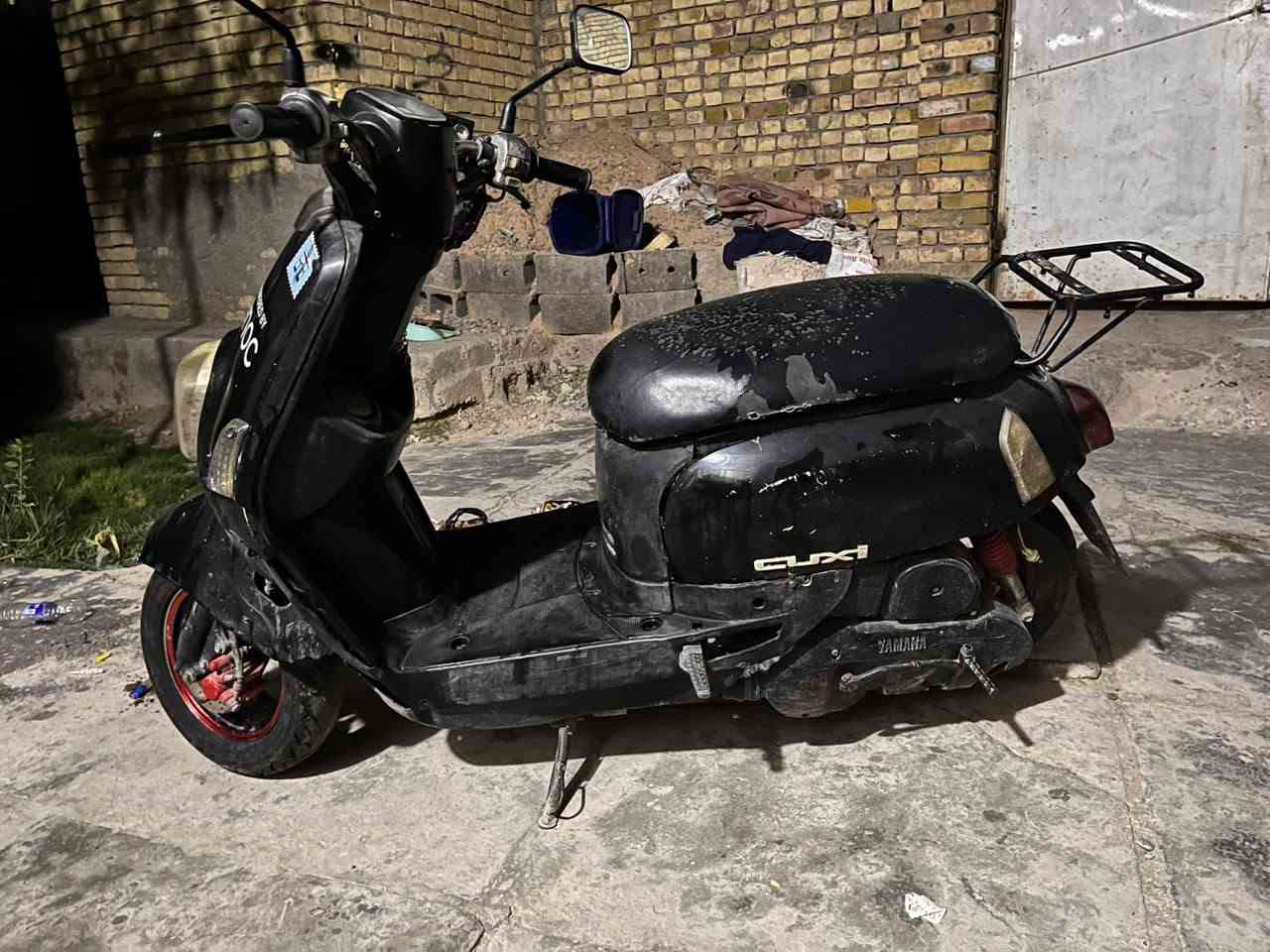 السلام عليكم شباب دراجه بوليسي للبيع محرك لا تنقيص ولا تبخير كلشي مابي كهربئيات عوزها ترتيب والكفرات تعبانه دراجه شغاله هسه مكاني بغداد حي النصر السعر 375 وبيها مجال حك الجيه متواجد خاص واتساب ***********
