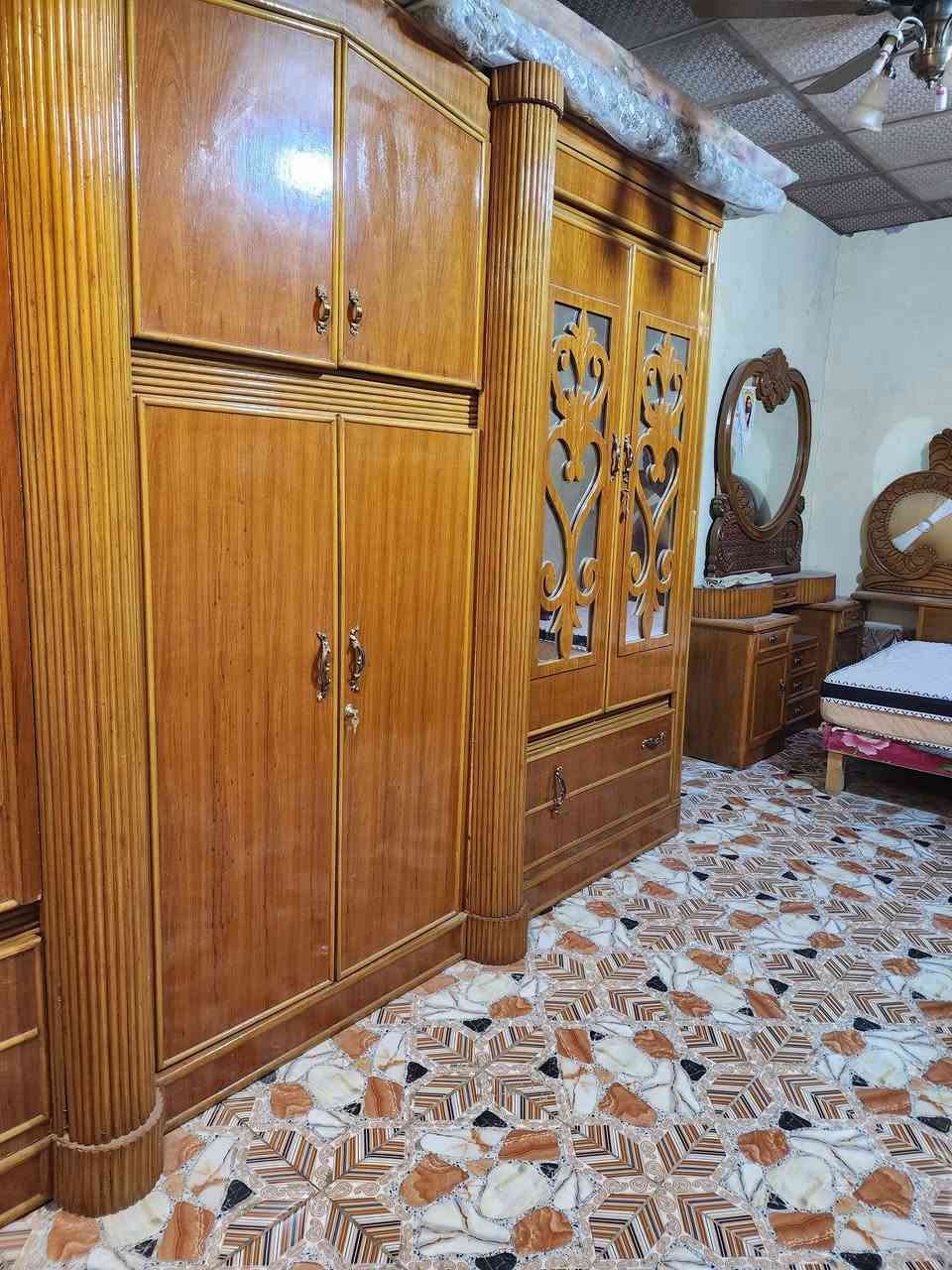 غرفه عراقيه للبيع السعر ٧٥٠ للاستفسار اتصل على ***********
