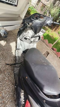 سكنس فحل دراجة خرسة وكفراته كله كامله عداد سرعه كهربائيات شغالة دراجه ...