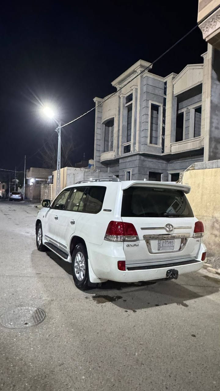 النوع : TOYOTA 
.
الفئة : لاندكروزر 
.
الموديل: 2011 ستينية 
.
عدد الاسطوانات: V6
.
ناقل الحركة : اوتوماتيك.
.
مكان السيارة: ديالى / جلولاء 📍
.
السعر : 310  ورقة . خصم 200 دولار إذا أخبرت البائع انك من طرفنا 💰
.
رقم صاحب السيارة: ***********☎️
 .
للاستفسارات و الإعلانات يرجى مراسلة الصفحة 💬
.
.
