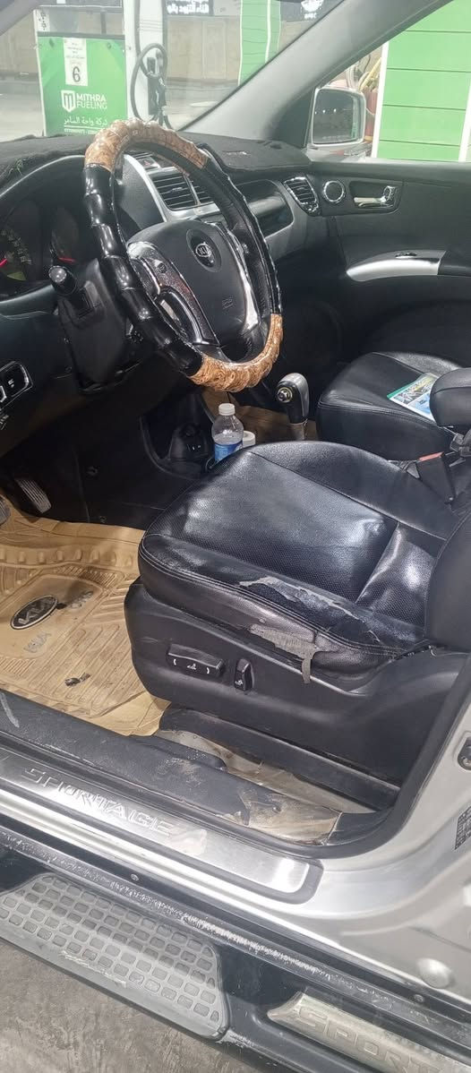 السلام عليكم 
كيا سبورتج 2009 فول مواصفات 
كشنات جلد
الكشن تدفئه
تبريد بيانو
فتحة سقف
مري شفط
منضومة غاز
الرقم بغداد انگليزي
السونار مرفق مع الصور
مكفولة من الضربه والبارد والفتح والتبديل ما عدا صبغ باب السائق اثر طخه بسيطه گير ومكينه كفاله شرط برغي ما مفتوح بالسياره تخم تاير بأسمي تحويل ثاني يوم السعر المطلوب 120 وبيها مجال 
مكان السياره الكوت مركز المدينه 
للاستفسار الاتصال على الرقم ***********
