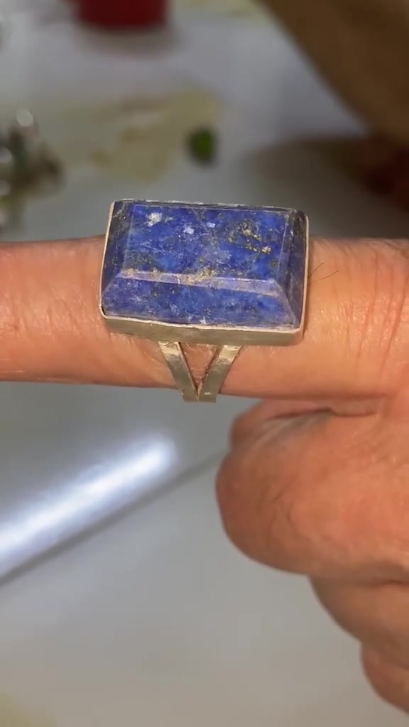 محابس للبيع فضة ٩٢٥ اصلي شلع قلع السعر على الخاثالشراي يجي ويدلل


**إذا كنت صاحب هذا الإعلان وتريد حذفه لأي سبب، رجاءا أرسل رسالة إلى الدعم الفني**
