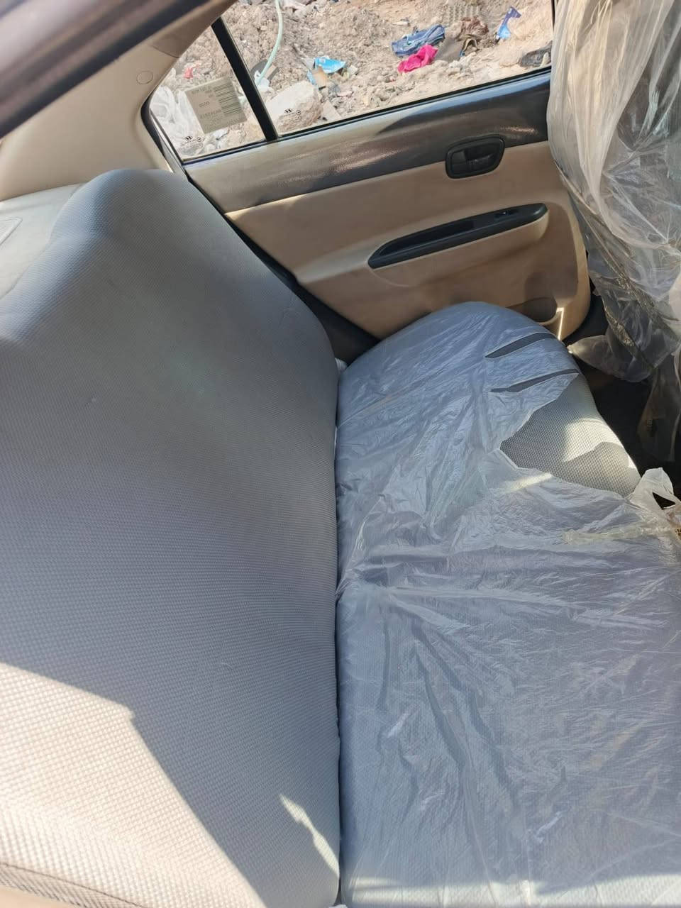 سلام عليكم اكسنت 2010سيارة جديدة بسمي مكفولة من الصبغ والبارد السعر 95 وبيهة مجال  ***********
