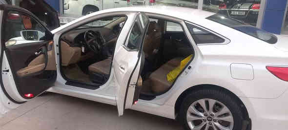 السلام عليكم 
ازيرا للبيع مديل ٢٠١٤ خليجي داخل لونين السياره محرك ٦ سلندر  لونها ابيض صدفي رقم دهوك كير مكينه شرط السياره كلين مابيها صبغ السياره حلوه ومرتبه مال بيت السعر المطلوب ١٣٠ ورقه وبيها مجال بسيط للاستفسار الانتصال على الرقم واتساب فقط ***********
