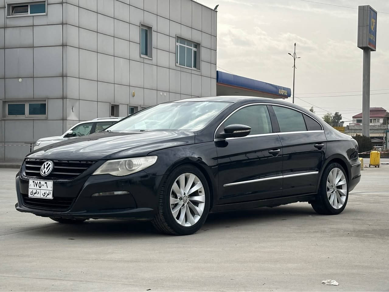 للبيع فقط 
باسات سي سي / 2010 / محرك 4 سلندر / 2000 توربو ..
بدون صبغ وبدون حادث / فول فول مواصفات / بانوراما
تحويل مضمون / سعرها 78 ورقه وبيها مجال بسيط .....
السياره مكانها بدهوك / غرامه 5 ورقات تنزل من السعر
***********
*********** دهوك, العراق
