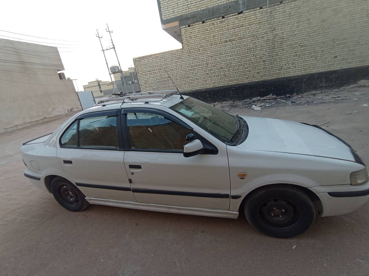 السلام عليكم عندي سياره للبيع سمند تبريد ثلج ومكينه وكير نضيف سياره جاهزة لتواصل ***********
